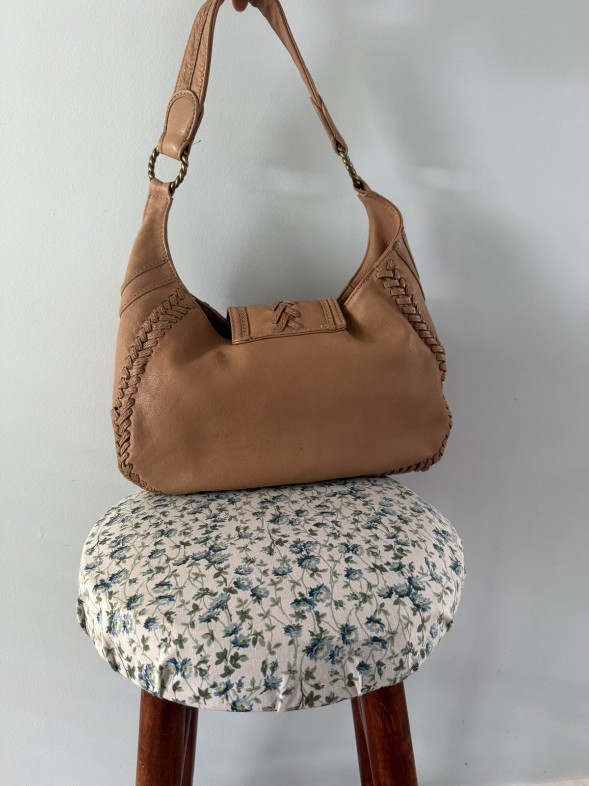 Vintage Wilsons Leather Y2K Light Brown Pebbled Whipstitch Turn Lock Flap Bag