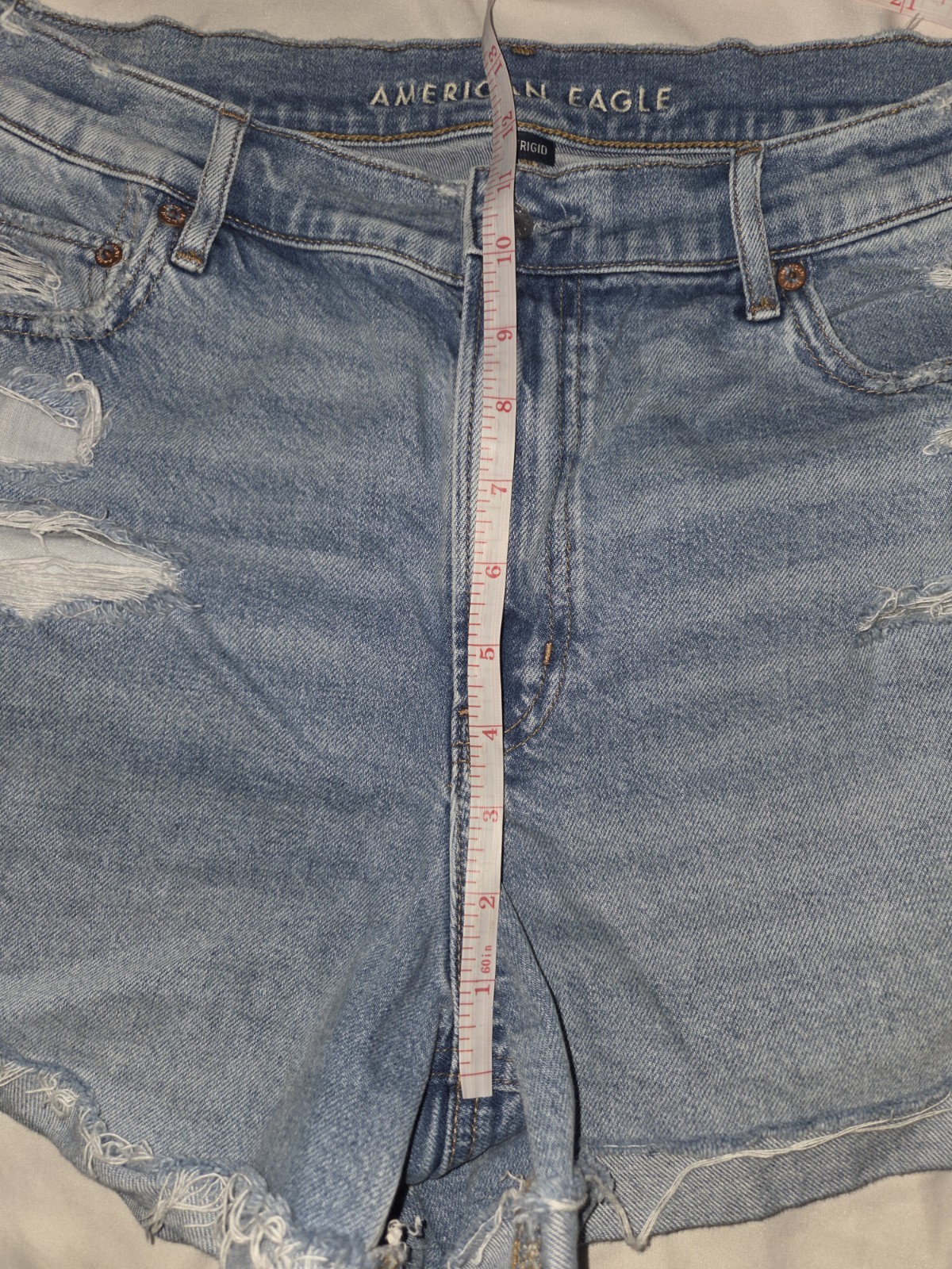 American Eagle Relaxed Short Womens 12 Light Wash Distressed Denim Cutoff Shorts