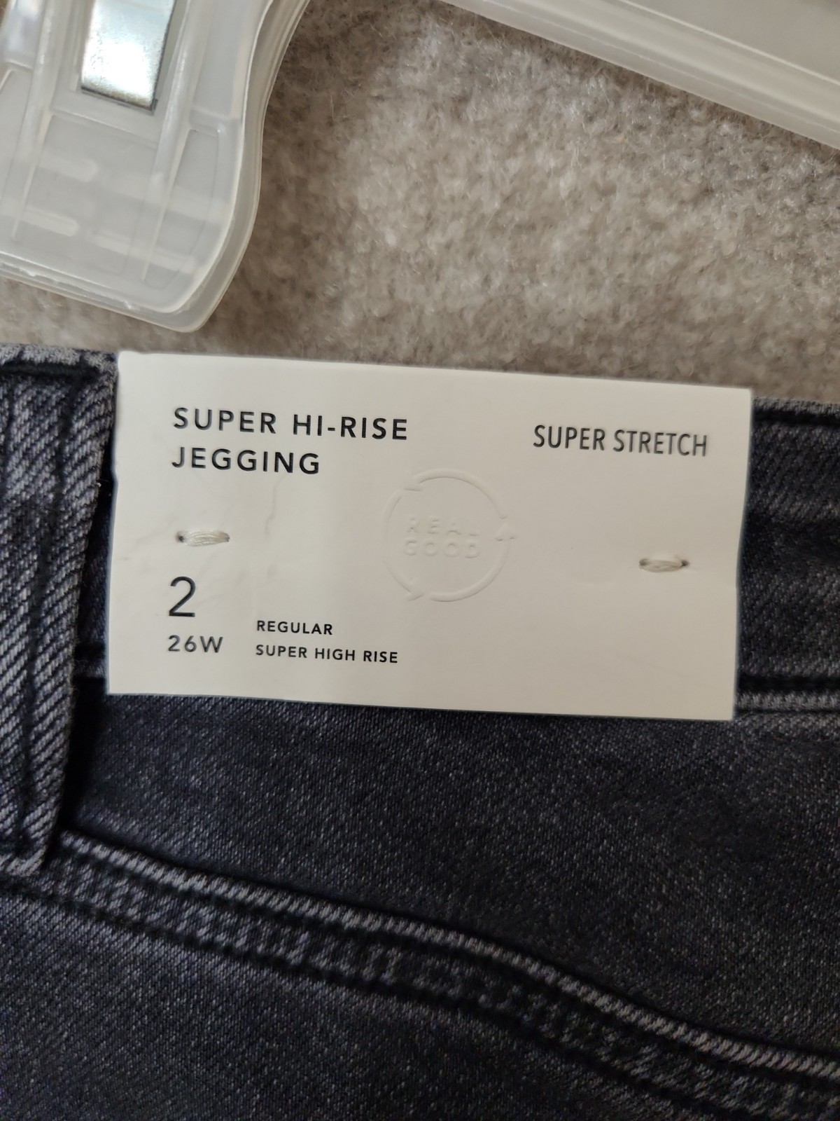 American Eagle Super Stretch Jegging Jeans Womens 2 Black Wash Raw Hem NEW