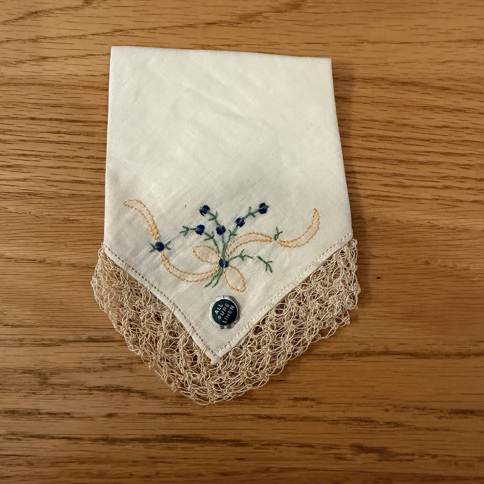 VINTAGE IRISH TATTED NETTED LACE LINEN HANDKERCHIEF W/EMBROIDERY 12” X 12”