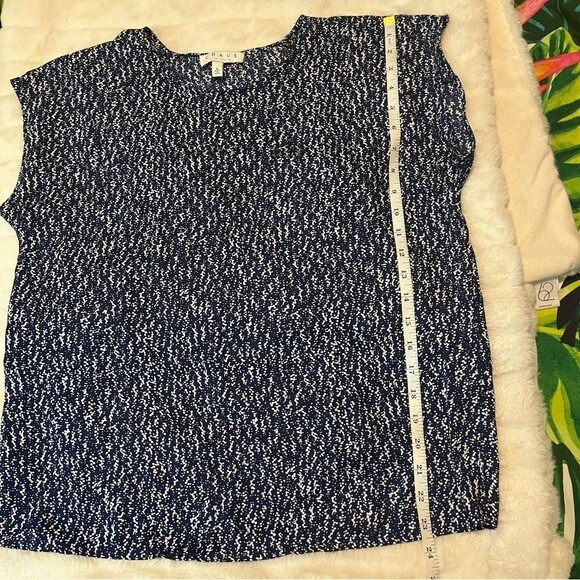 Chaus New York S Dark Blue White Abstract Print Preppy Teacher Office Blouse