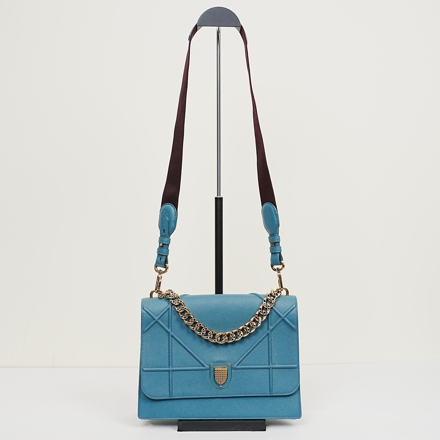 Dior Pre-Owned Authentic Luxury Handbag Sky Blue 28×22×8