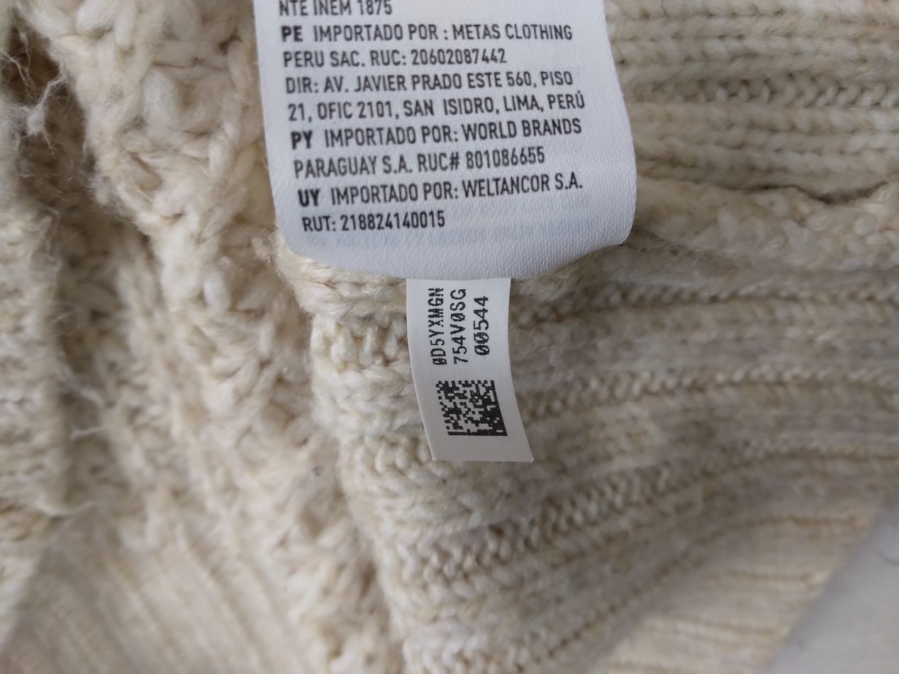 American Eagle Women’s Large Ivory V-Neck Chunky Knit Acrylic Blend Sweater