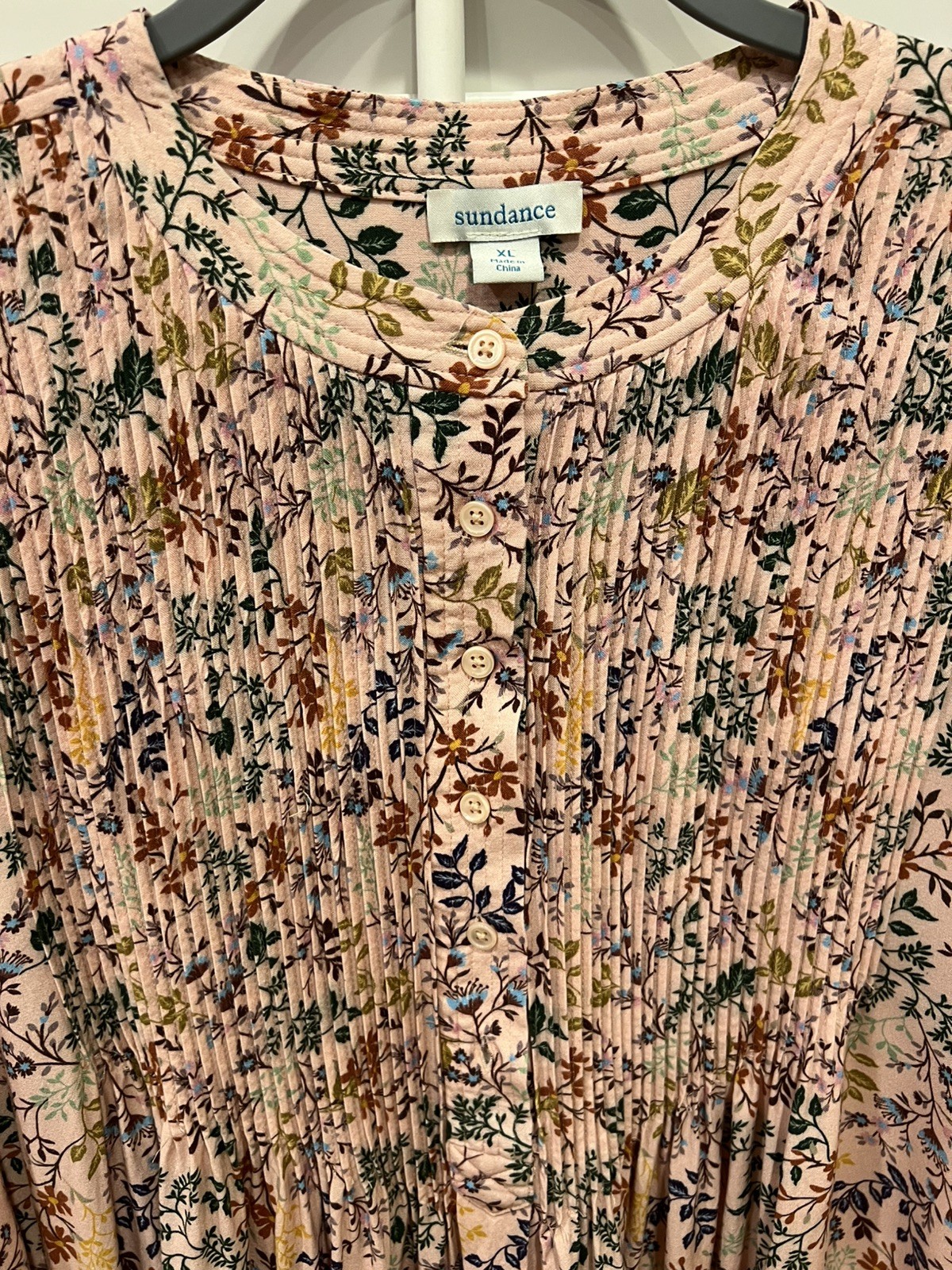 Sundance Popover Pink Floral Blouse XL Lightweight 100% Rayon Pleated Buttons