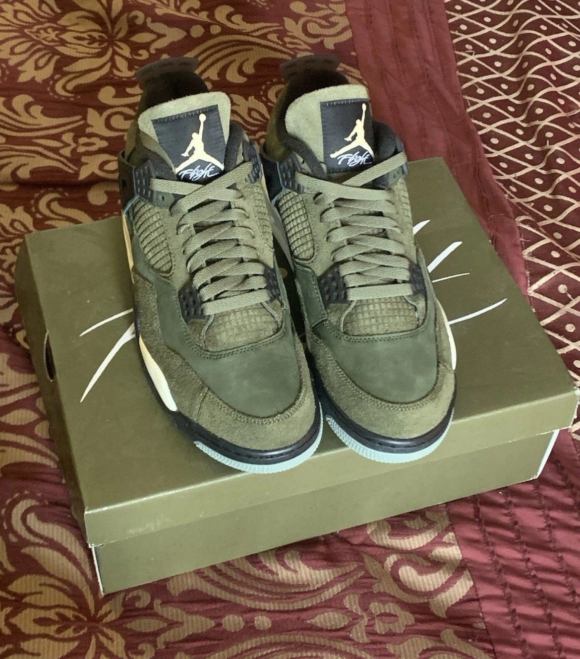 Size 10 – Jordan 4 SE Retro Low Craft – Olive W/ *FREE SHIRT INCLUDED*