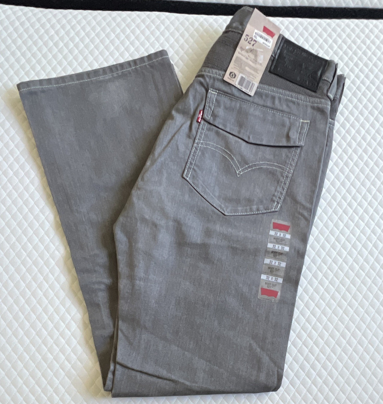 Levi’s Men’s Gray Bootcut Jeans Slim Fit Low Rise Cotton Denim 5-Pocket
