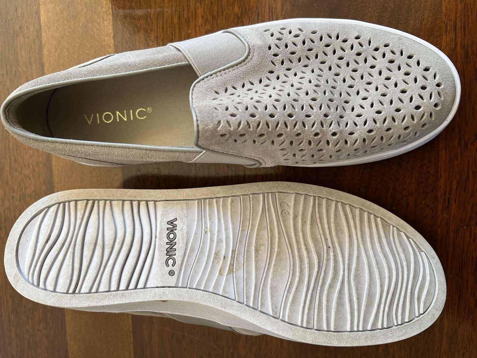 Vionic Women’s Gray Perforated Suede Slip On Comfort Kani Sneakers Shoes Sz 9