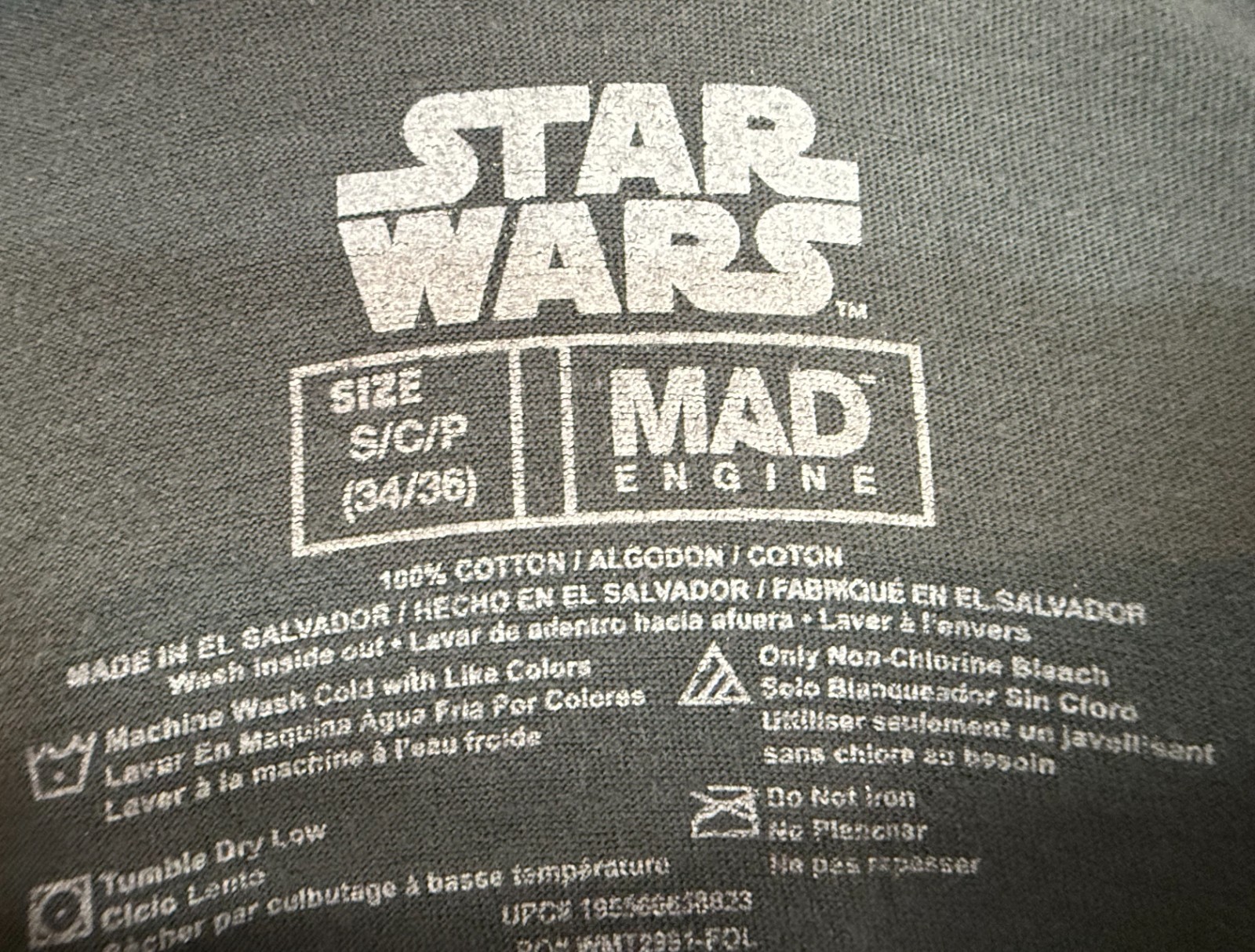 STAR WARS Grogu Baby Yoda The Mandalorian “This Is The Way” Gray Small T-Shirt