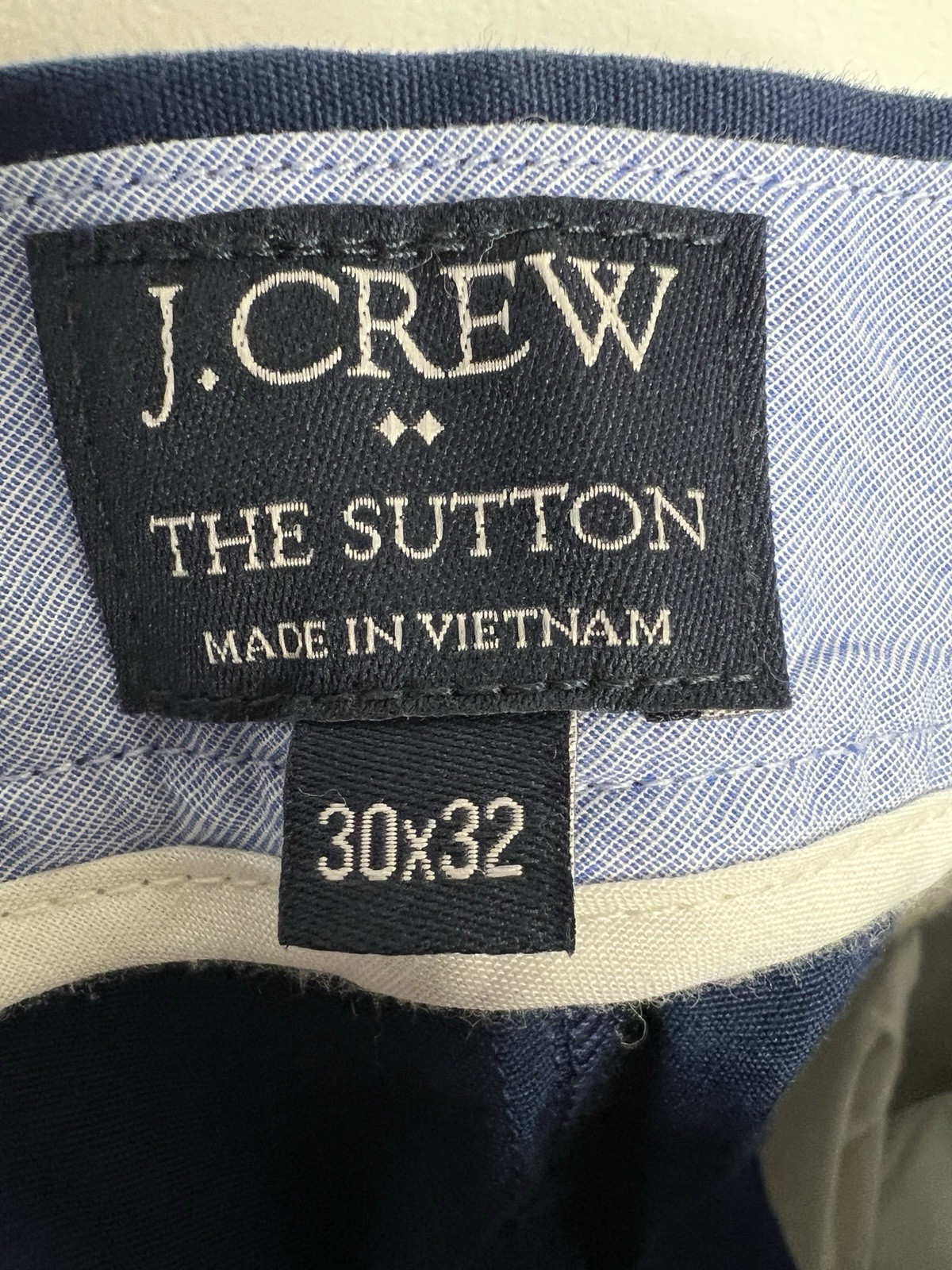 J.Crew The Sutton Mens 30×32 Navy Summerweight Chino Pants 100% Cotton Slim