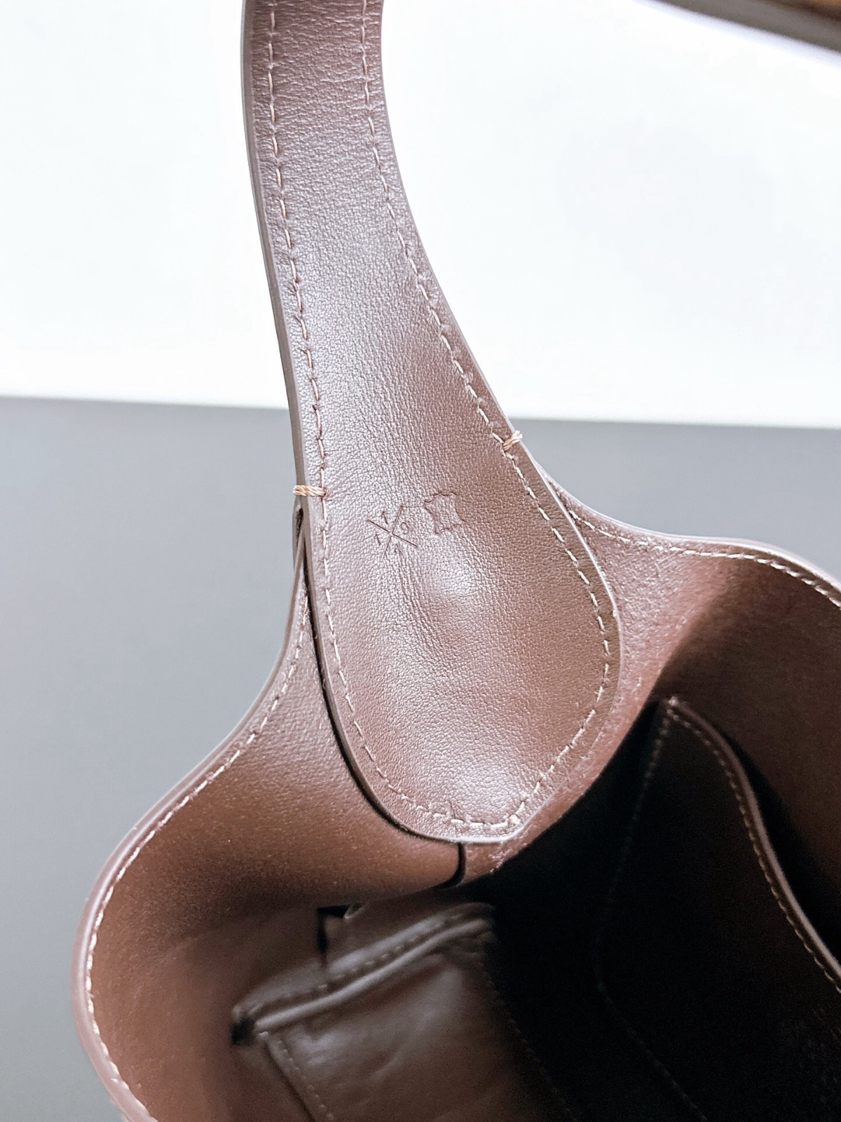 COACH Brooklyn 23 Shoulder Bag Maple CW614 NWT