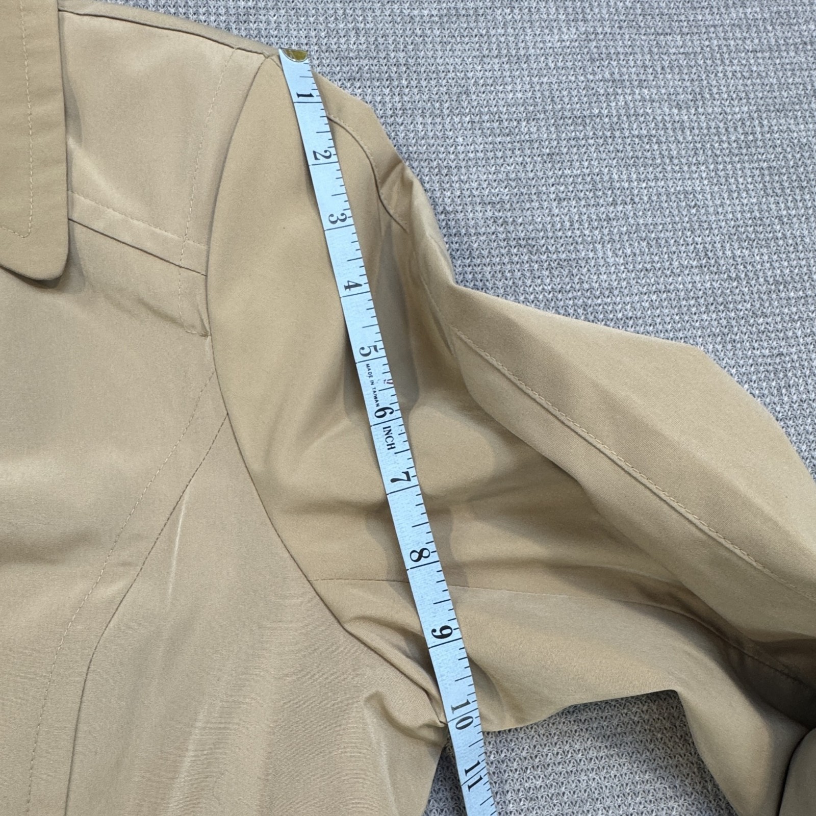 Towne Collection Womens Size L Khaki Trench Coat Belted Padded Shoulder NWT