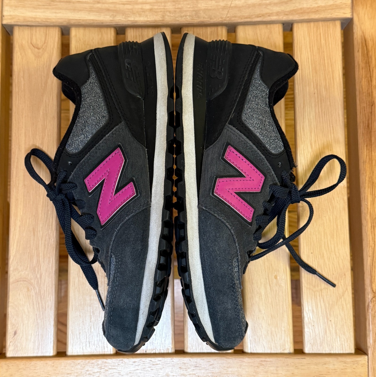 New Balance 574 WL574WTB Womens 8 Gray Suede Pink Purple Athletic Shoes Sneakers
