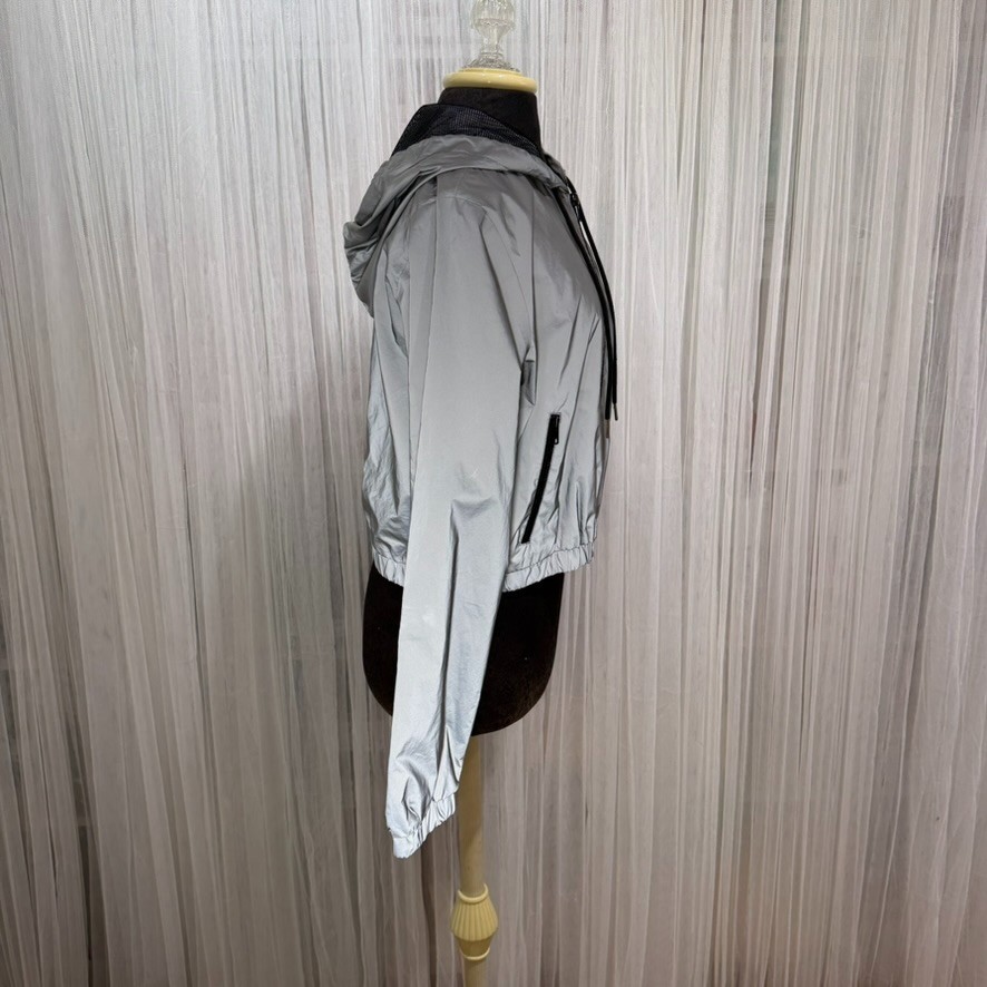Forever 21 Reflective Hooded Windbreaker Jacket Full Zip Gray Women’s M