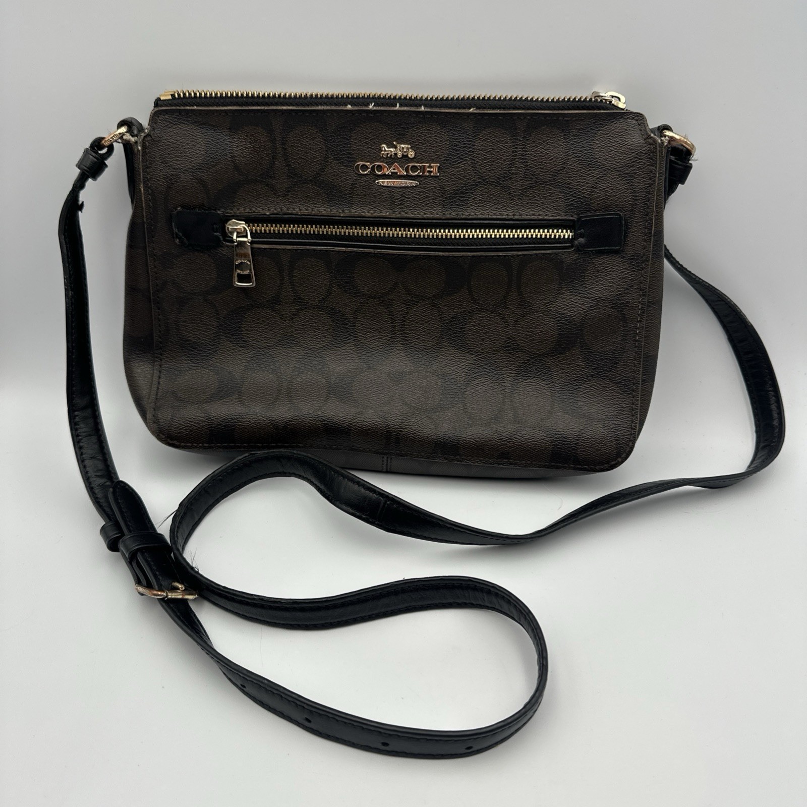 Coach Signature Logo Brown / Black / Gold Zip Crossbody Shoulder Bag Purse