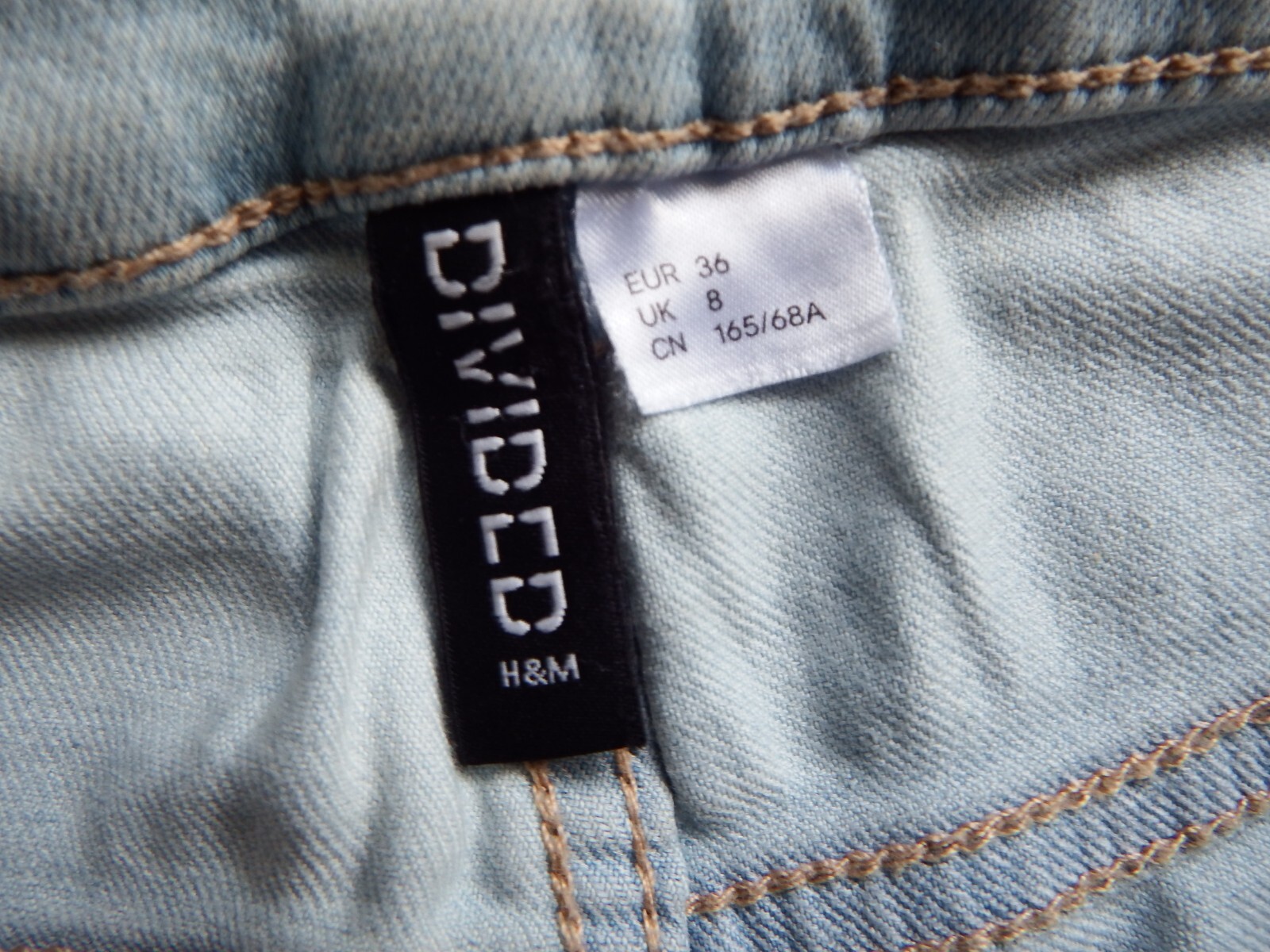 H&M Divided Light Blue Wash Denim Skinny Jegging Jeans Mid Rise Size 8 Stretchy