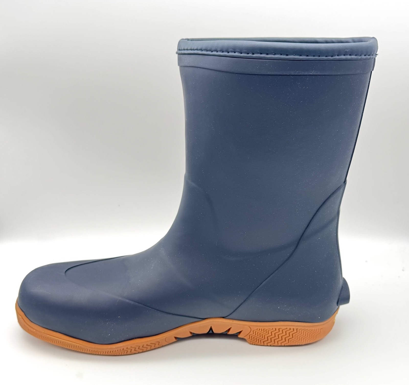MENS RUGGED SHARK WATERPROOF DECK BOOTS /SHOES SIZE 11 BRAND NEW IN BOX!!