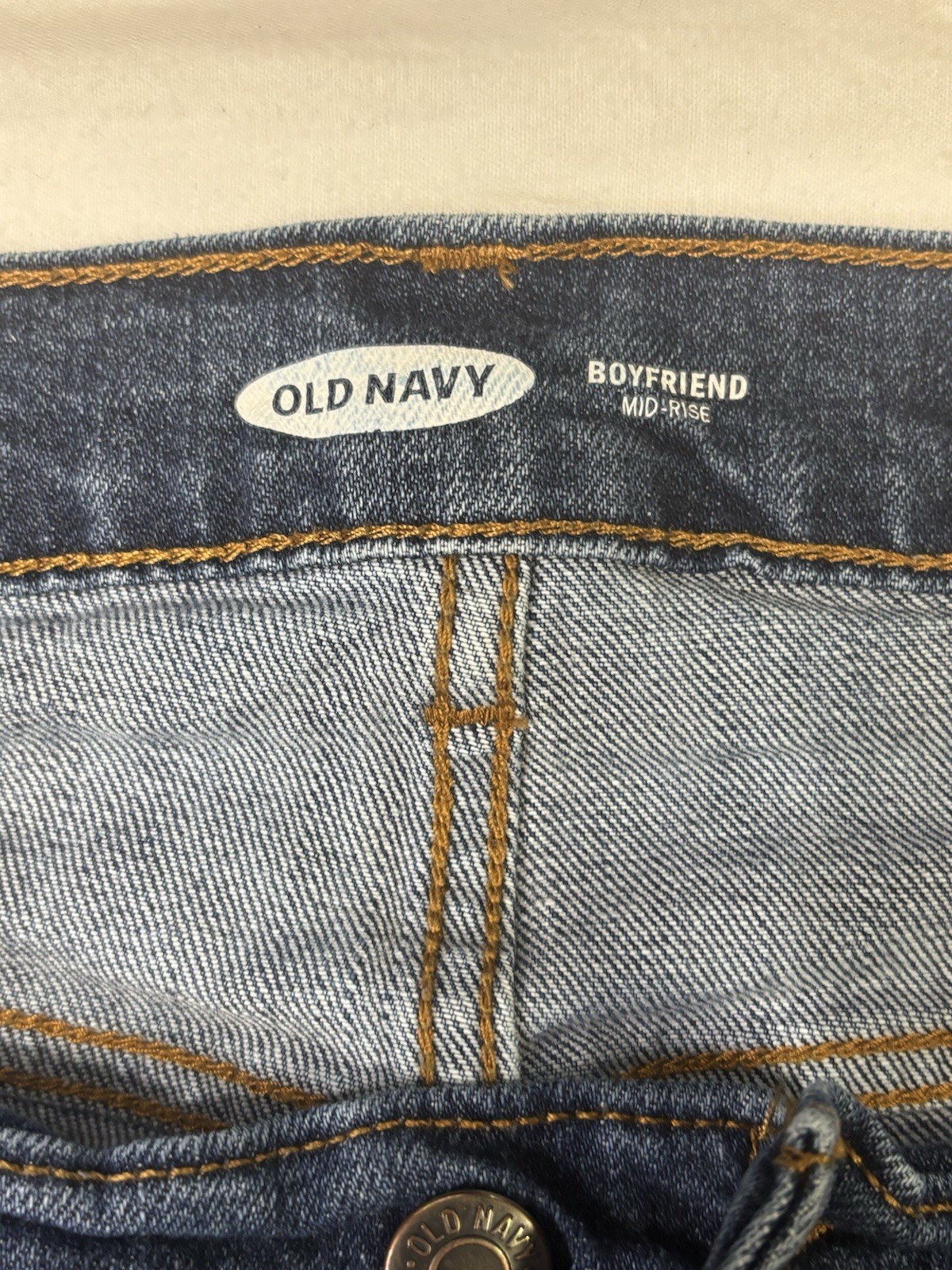 Old Navy Boyfriend Mid-Rise Medium Wash Blue Denim Jeans Stretch 5-Pocket 16
