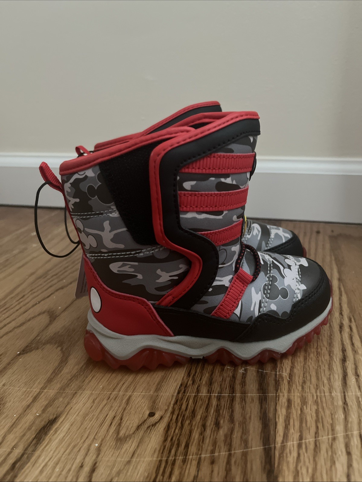 Disney Toddler Boys Mickey Mouse Light Up Snow Boots Size 8 NEW WITH TAGS!