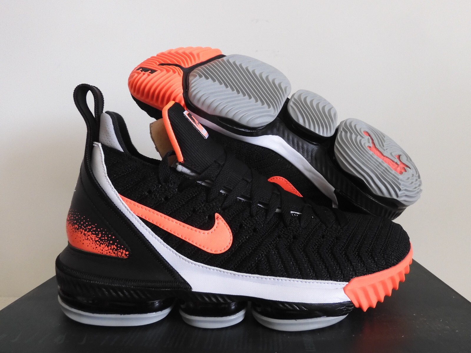 NIKE LEBRON XVI 16 “TECH CHALLENGE” BLACK-HOT LAVA-FLT SILVER SZ 10 [CI1521-001]