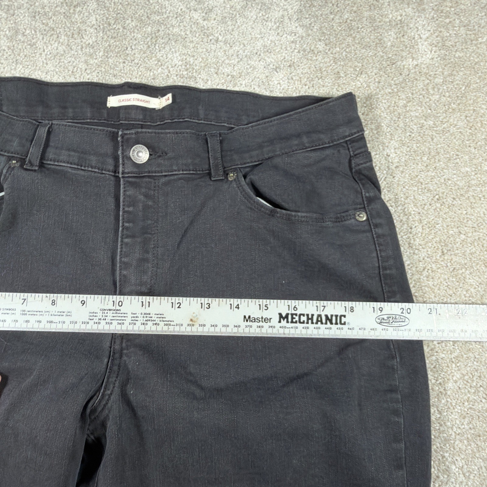 Levis Womens Classic Straight Leg Jean 8 (FITS 35 X 27) Dark Charcoal Gray Denim