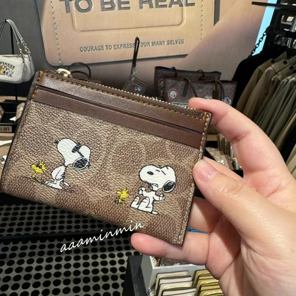 Coach X Peanuts Mini Skinny Id Case In Signature Canvas With Snoopy Print (USA )