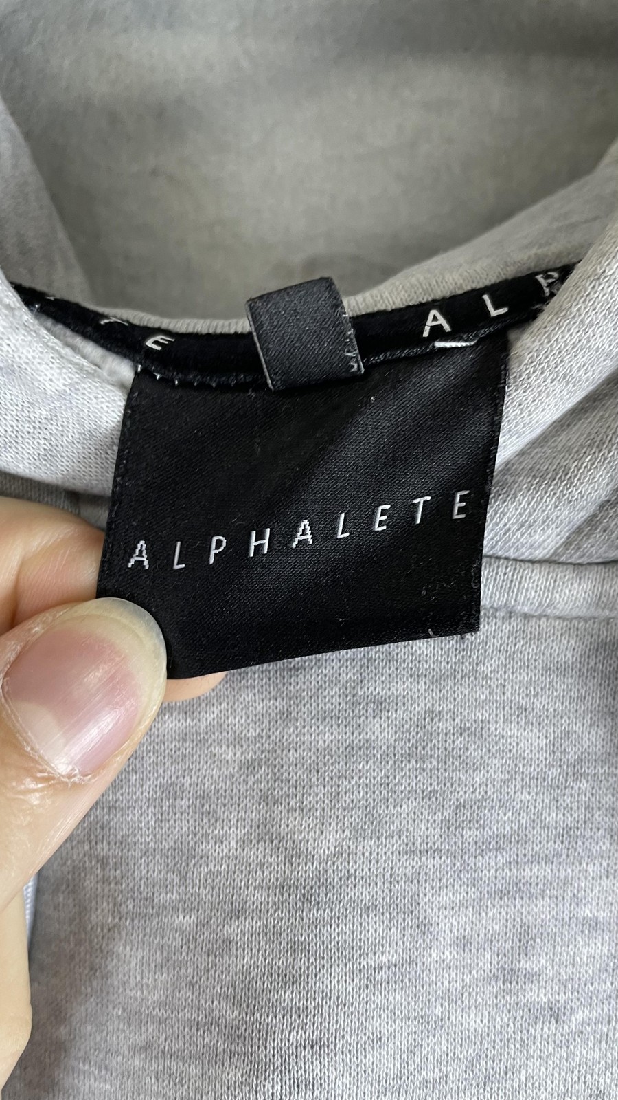 Alphalete Hoodie Mens Medium Gray Pullover Fleece Kangaroo Logo Gym Sweatshirt