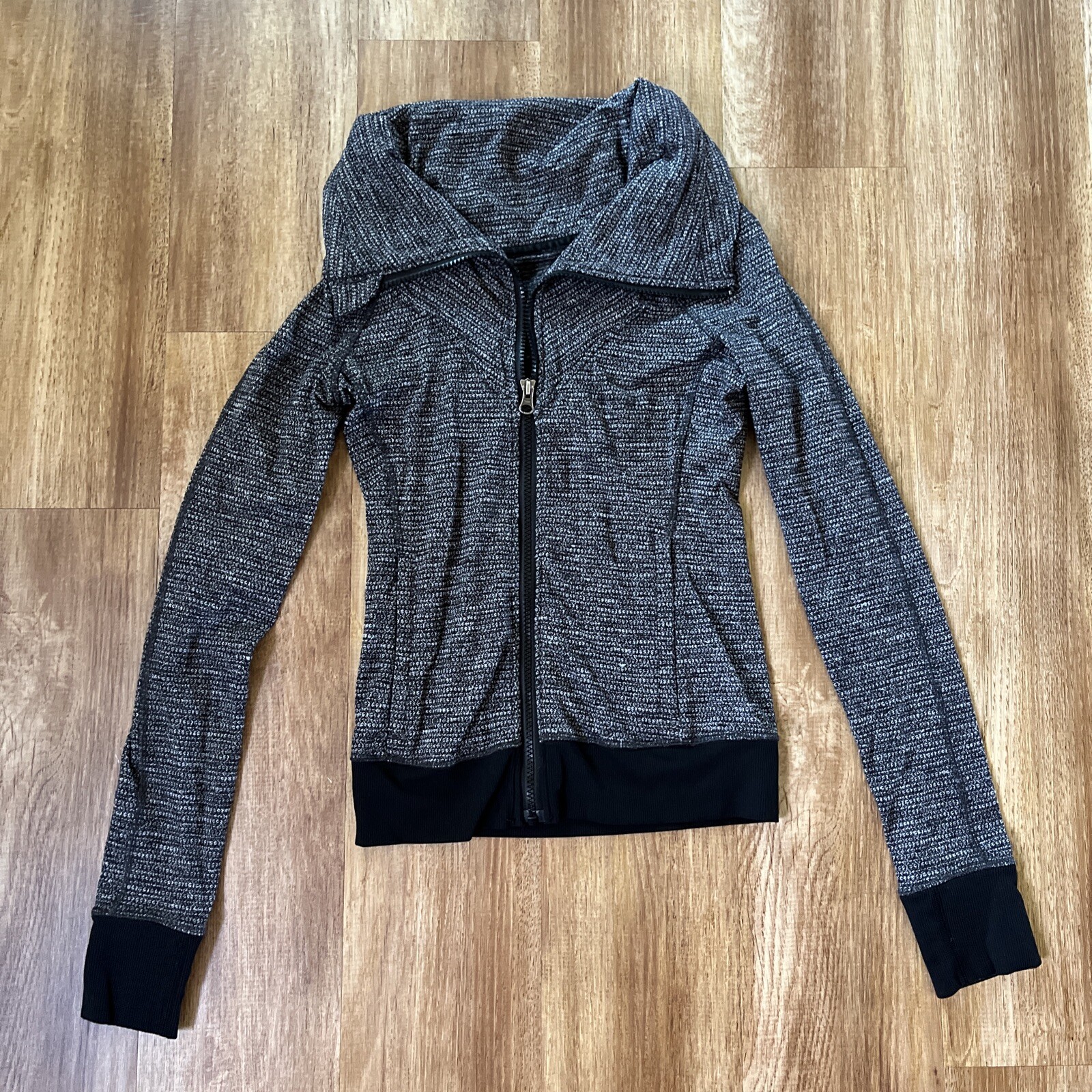 Lululemon Be Present Coco Pique Black Jacket Full Zip Women’s Size 2