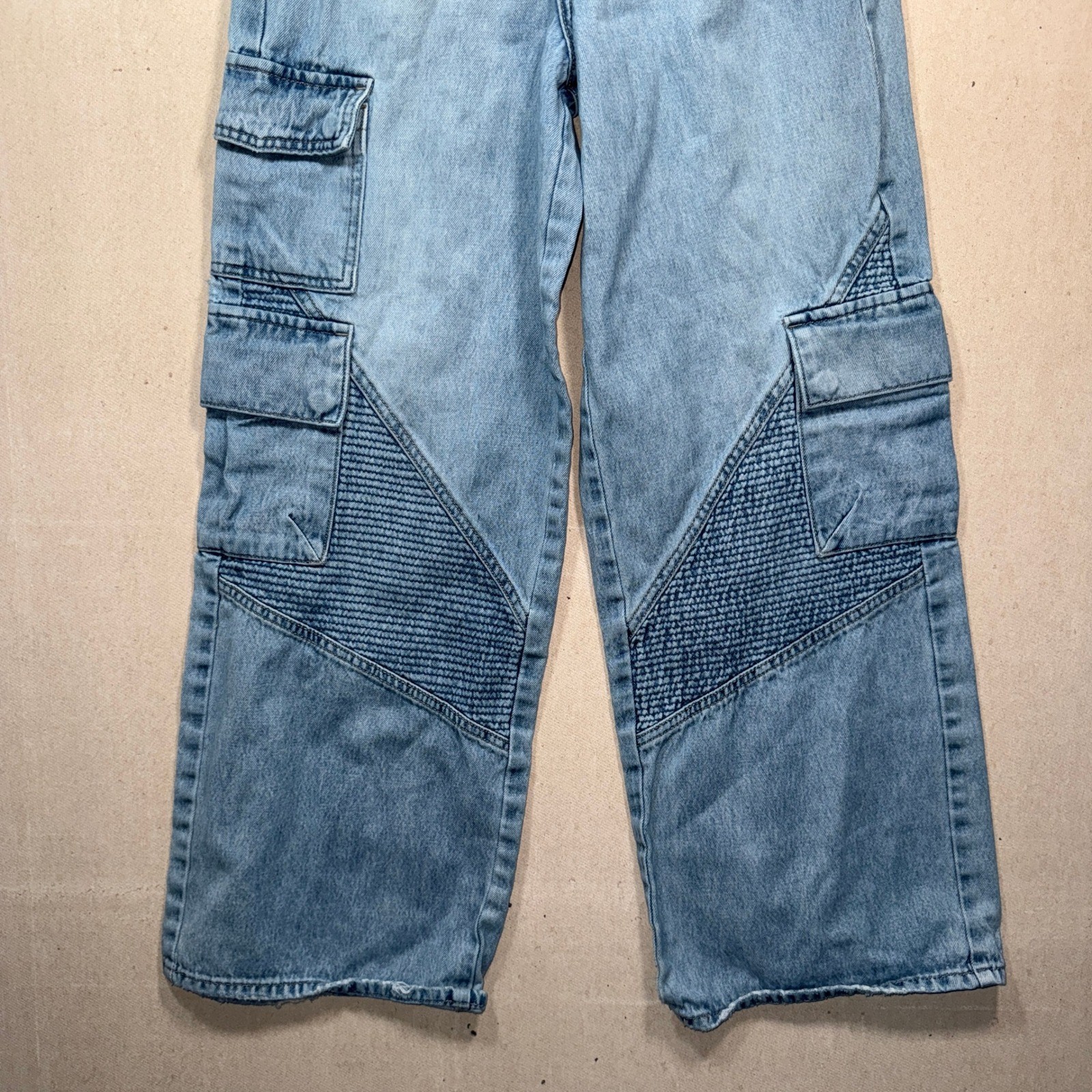 Hidden Los Angeles Cargo Jeans Light Wash Distressed Denim Women’s Size 26
