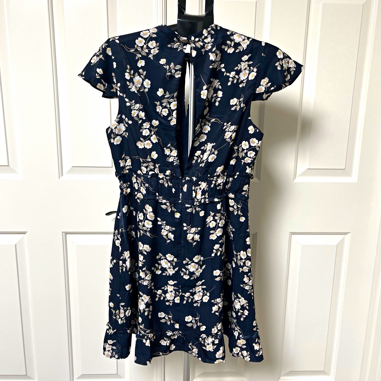 Sugar + Lips Navy/White Floral Romper L Keyhole Elastic Waist Zip STD12357A