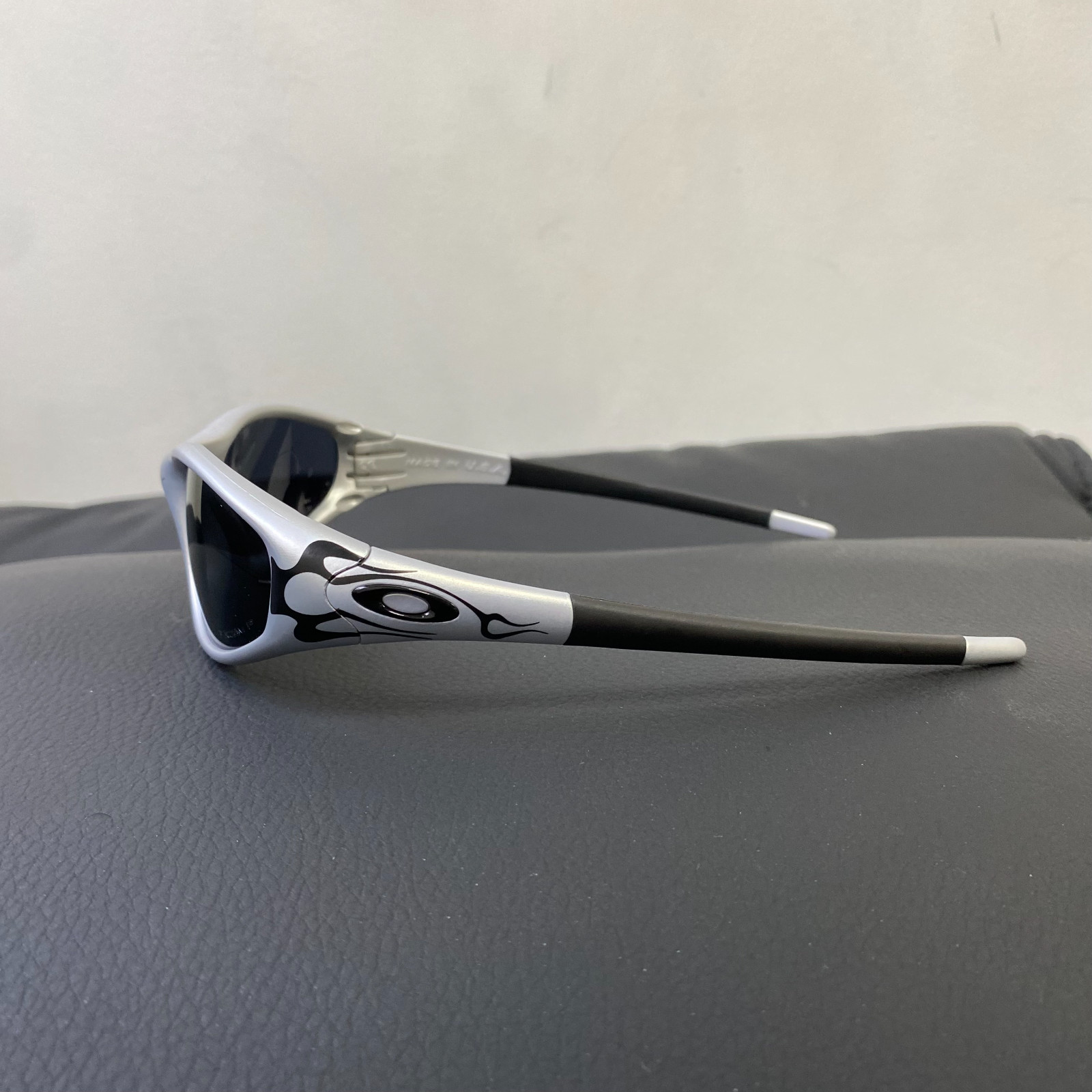 Vintage 90s Oakley Straight Jacket 99 Muzm 9505 Silver Black Lenses Frames