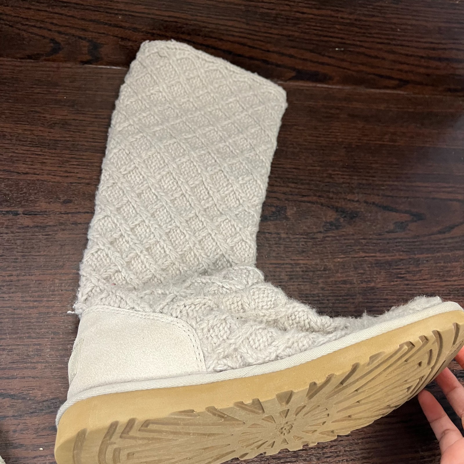 UGG Women’s Winter Boots Size 9 Oatmeal Beige 3066 Cardy Cable Knit 3 Button