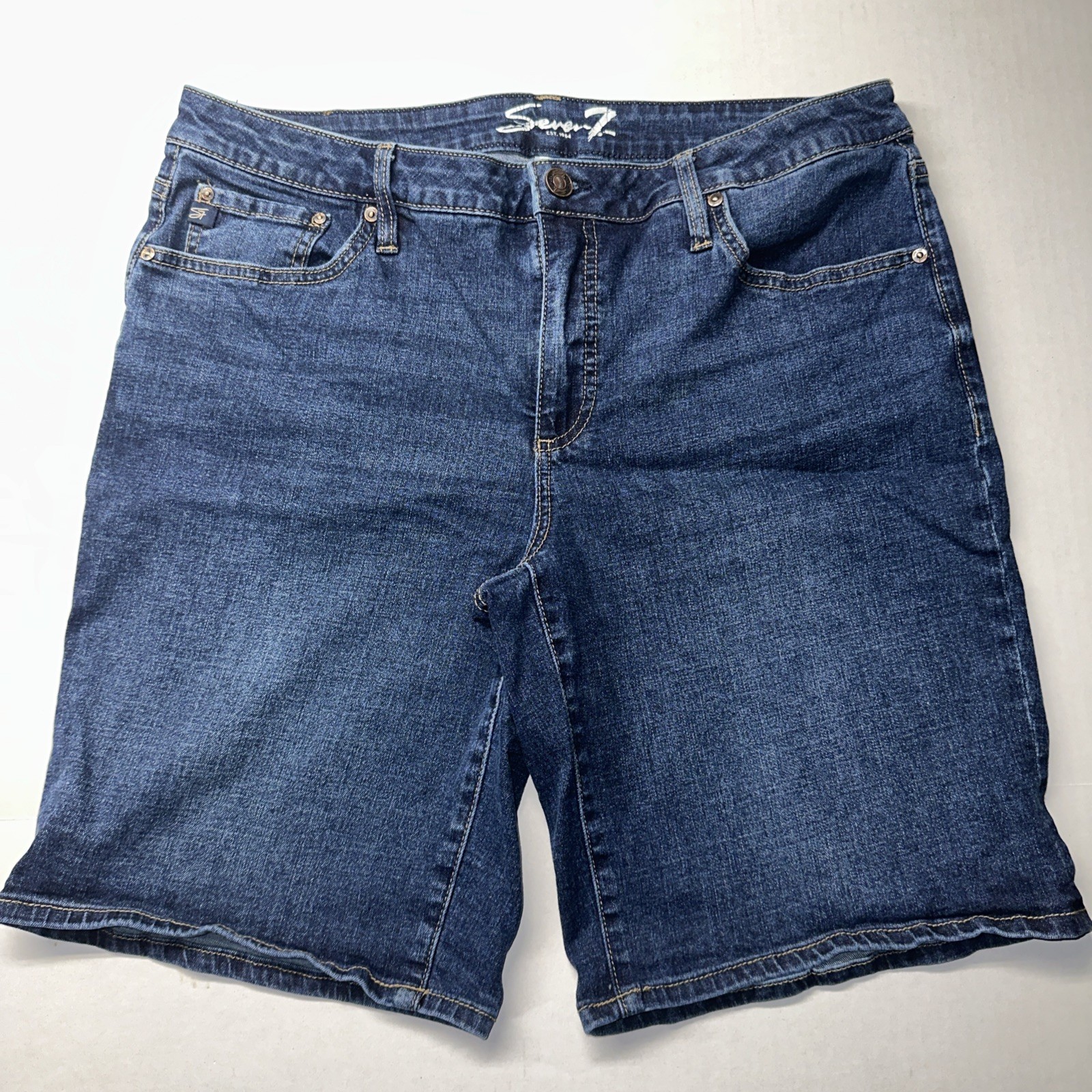 Seven7 Women’s Dark Denim Relaxed Bermuda Scottsdale Regular Shorts Size 12