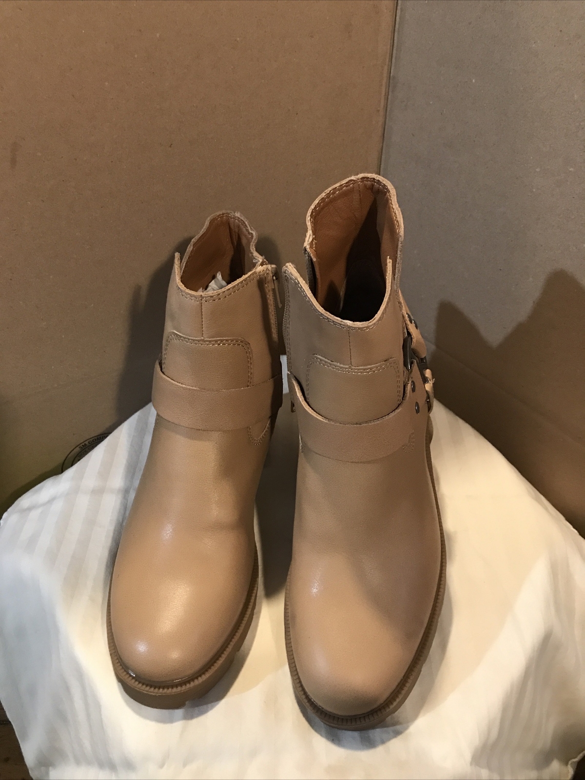 NEW! Lucky Brand Tan Leather Combat Boots. NWOT Women’s 7.5 Peace Sign Detail