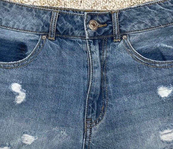 Forever 21 Jean Shorts Women’s Tag Size 28 Distressed Denim Cut Off (Waist 30″)