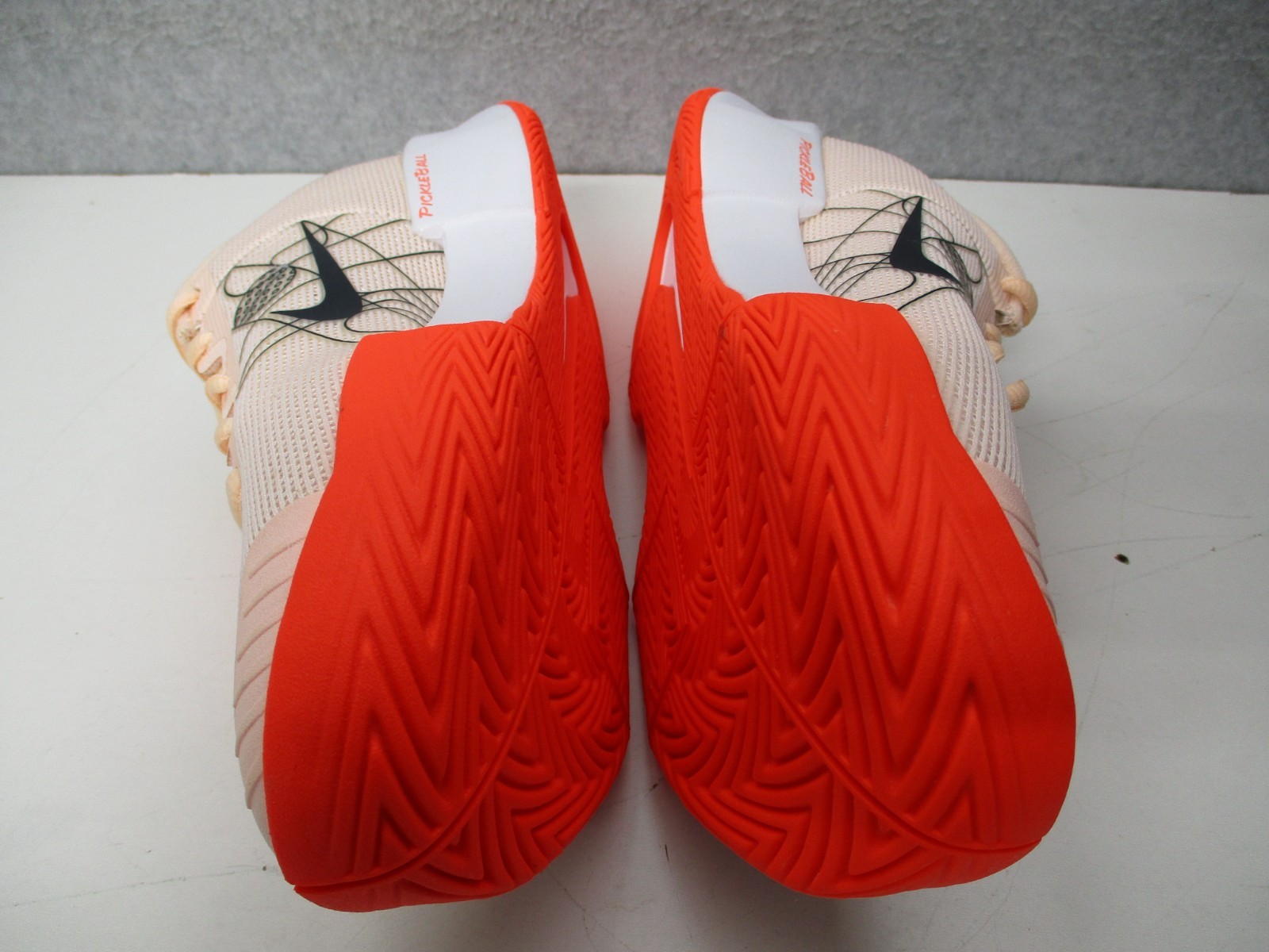 Nike Zoom Challenge Pickleball Tennis Shoes Womens Sz 8.5 Crimson Orange