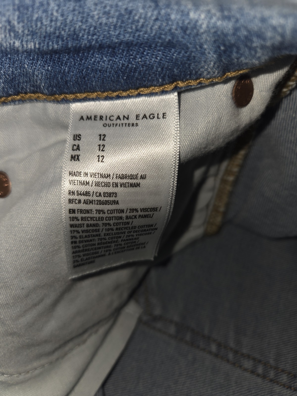 American Eagle Relaxed Short Womens 12 Light Wash Distressed Denim Cutoff Shorts