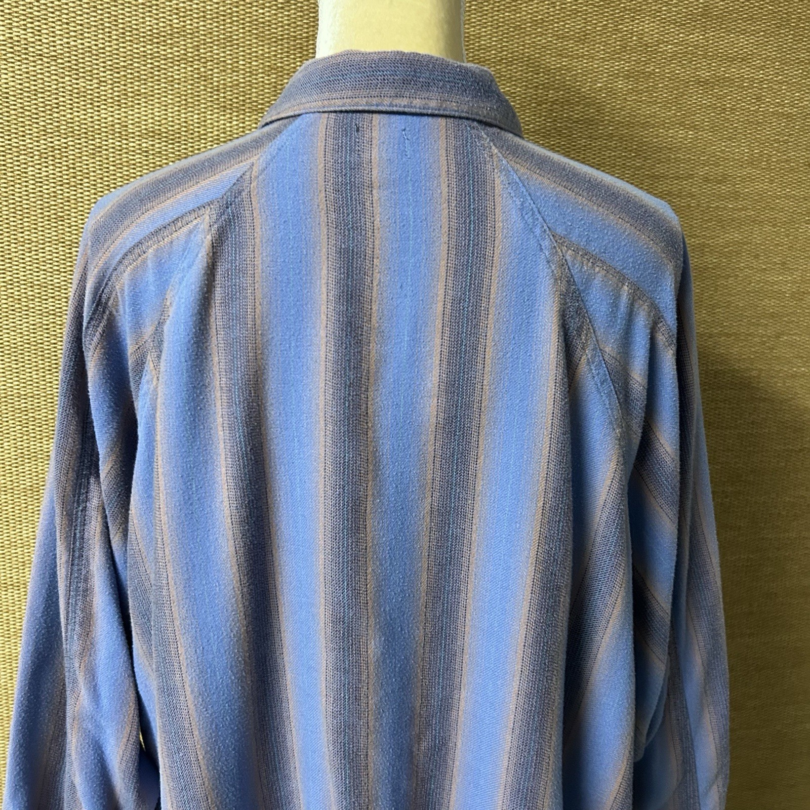BDG Urban Outfitters Brendan Flannel Shirt Womens M Blue Tan Stripe Oversized