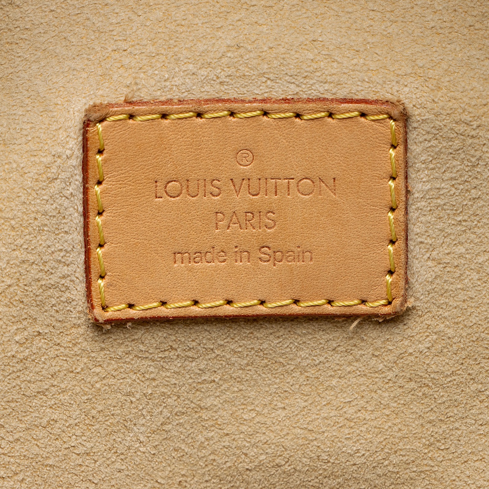 Louis Vuitton Monogram Canvas Artsy MM Shoulder Bag