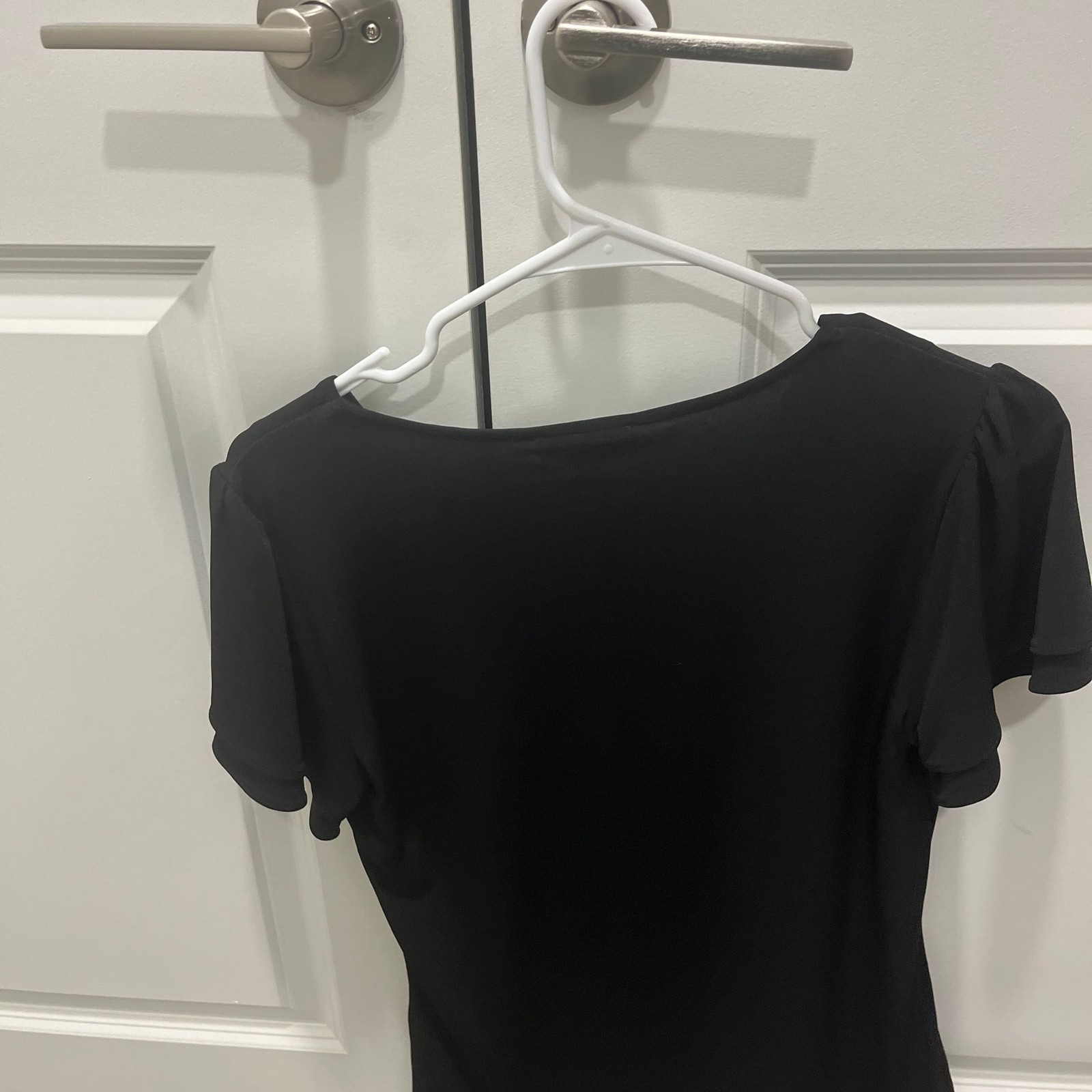 Petal-Sleeve Voop Neck Tee