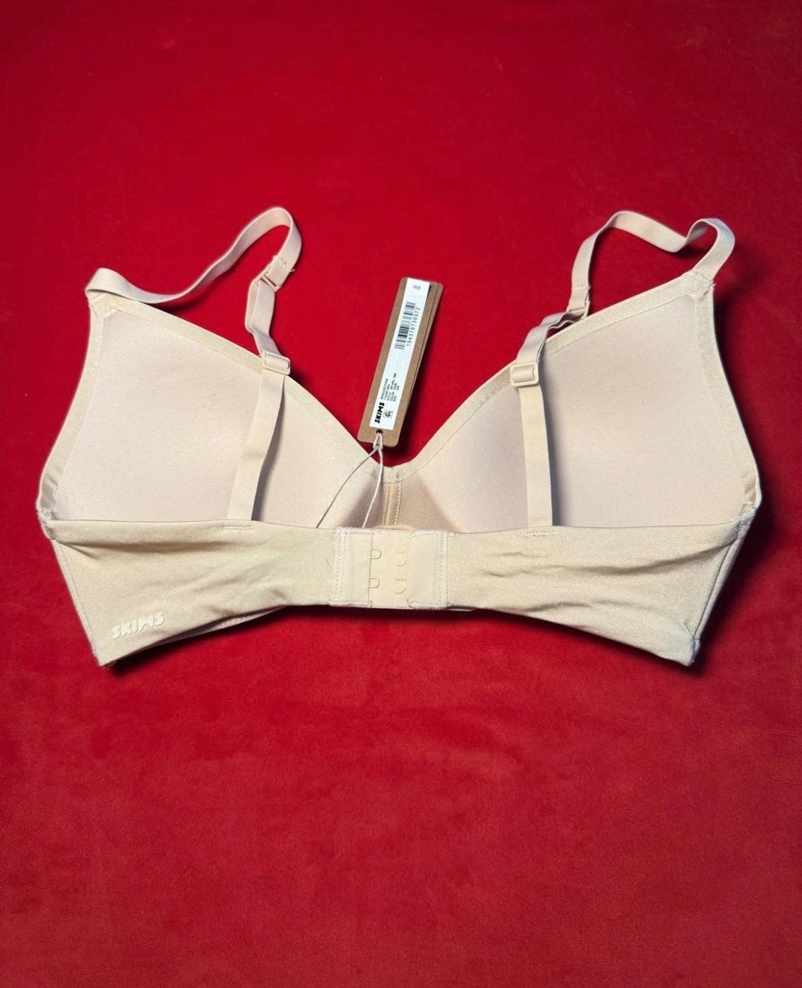NWT Skims Wireless Form T-Shirt Bra Color sand Size 32B