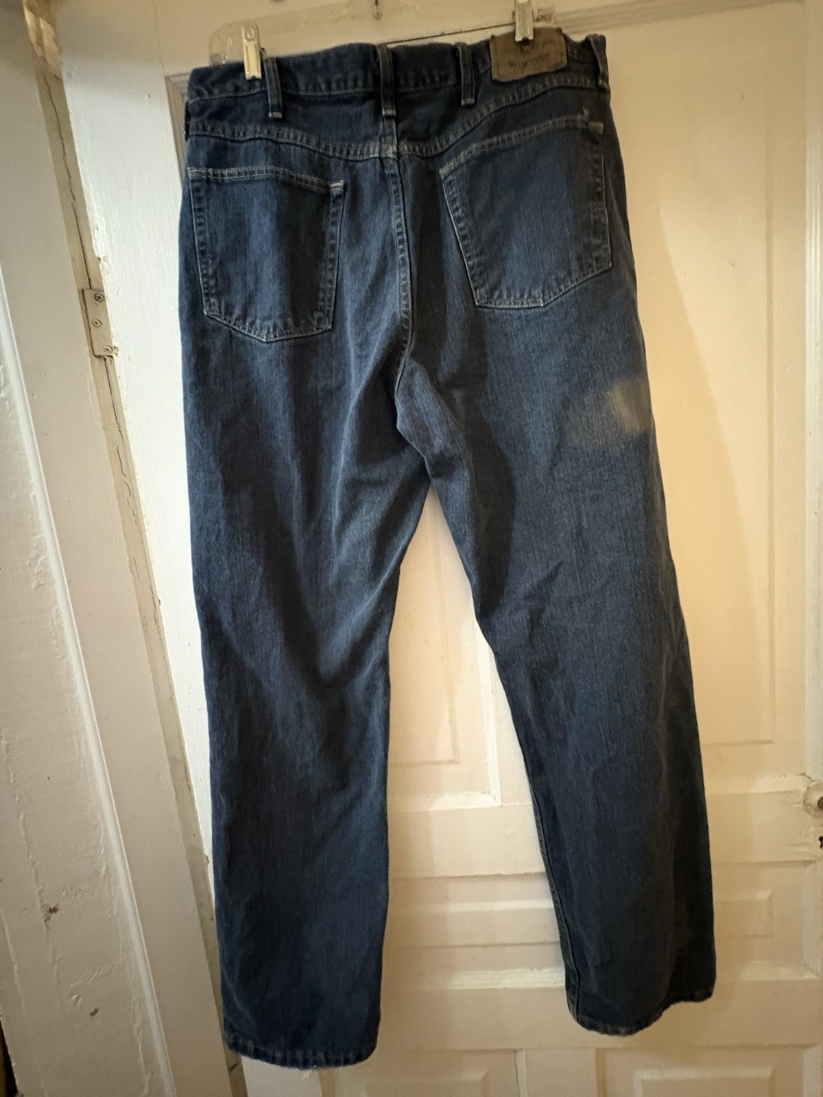 Wrangler Men’s Blue Dark Wash Denim Jeans Straight Regular Fit Mid Rise 36/32-34