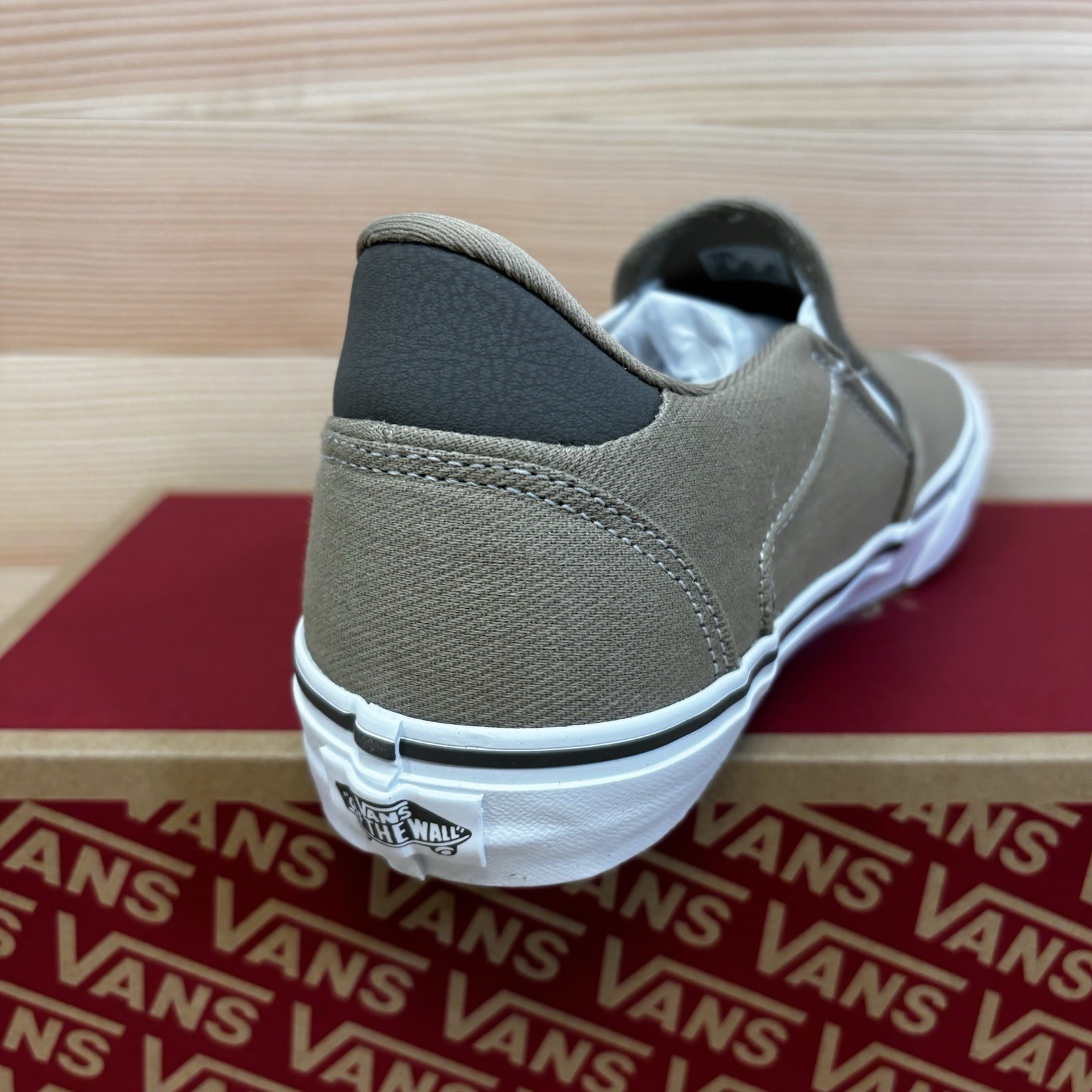 Vans Asher Deluxe Slip On Men’s Sz 10 Tan Incense Sneakers Low Top New Slip On