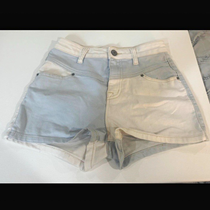 Urban outfitters BDG Super High Rise Colorblock Two-Tone Denim Shorts Women’s 26