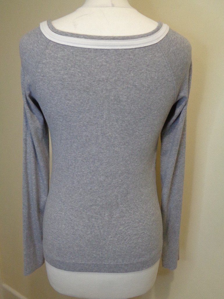 MARC CAIN GREY AND WHITE LONG SLEEVE POLAR BEAR PRINT T-SHIRT – SIZE 10 (N.2)
