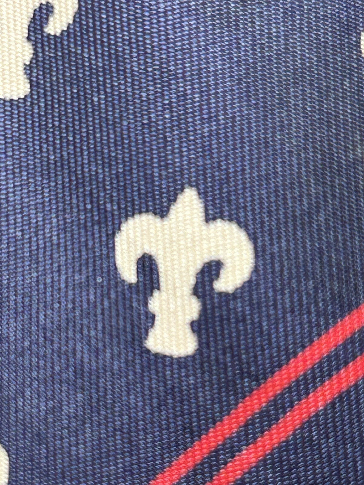 Vintage N. Peal Classic Navy Red Flour De Lis Men’s Tie All Silk 56” X 3.75”