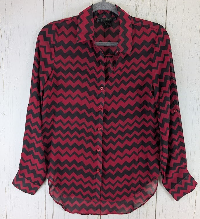 Unbranded Size Small Red Black Collared Button Up Sheer Long Sleeve Zigzag Top