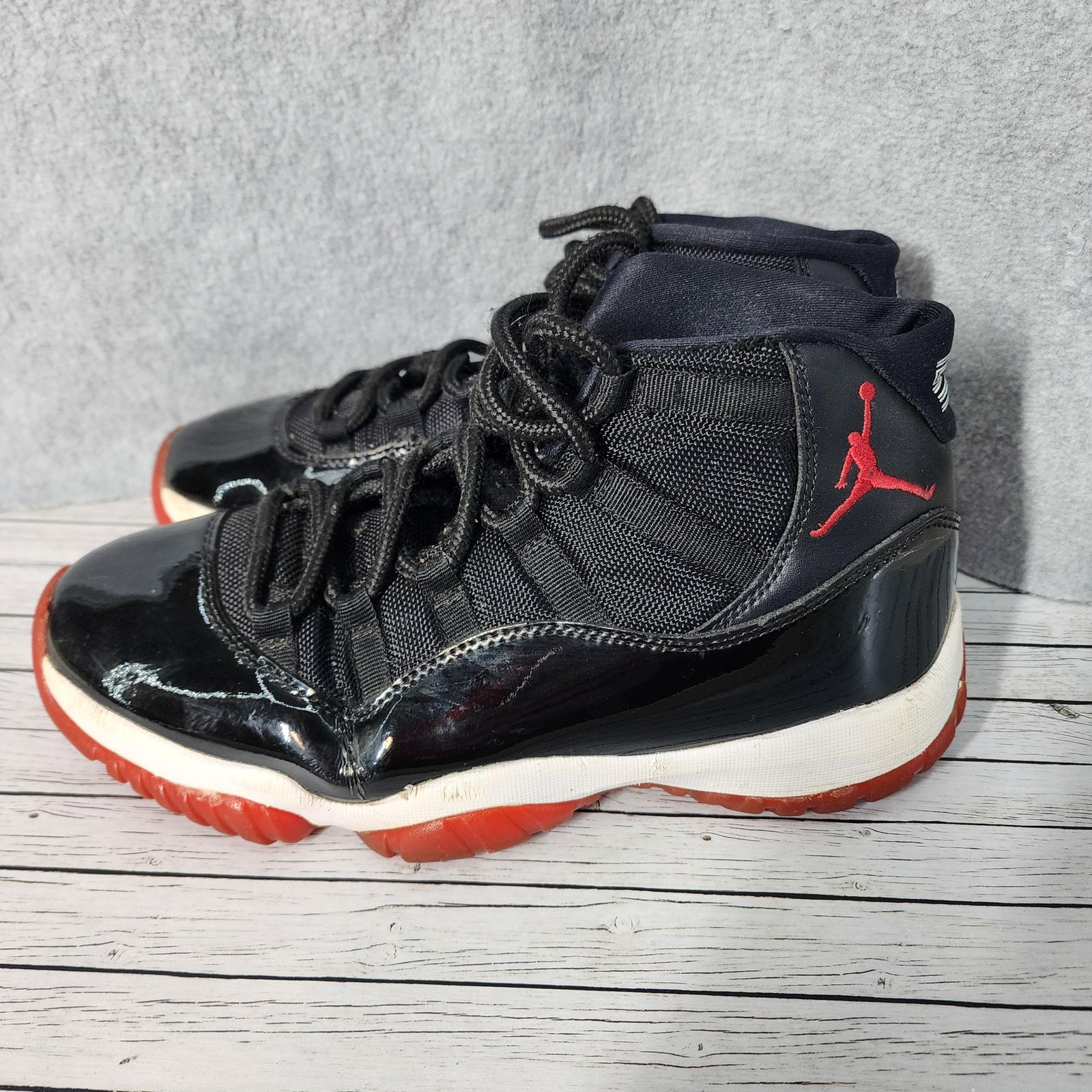 Air Jordan 11 Retro Bred Shoes Mens Size 9.5 Black Red 378037-010 Basketball OG