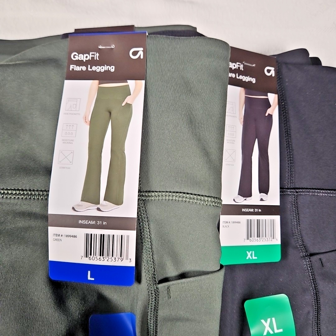 GapFit Women’s Flare Legging. Black or Green XS, S, M, L or XL NWT