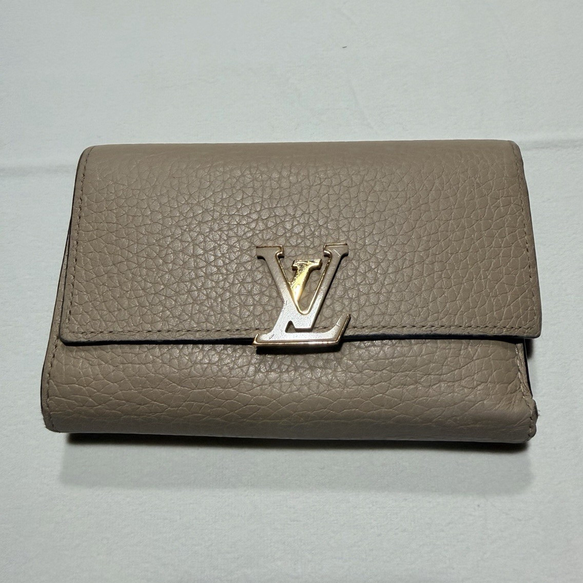 Louis Vuitton Beige Women’s Folding Wallet w/ Logo, Credit Card Slots