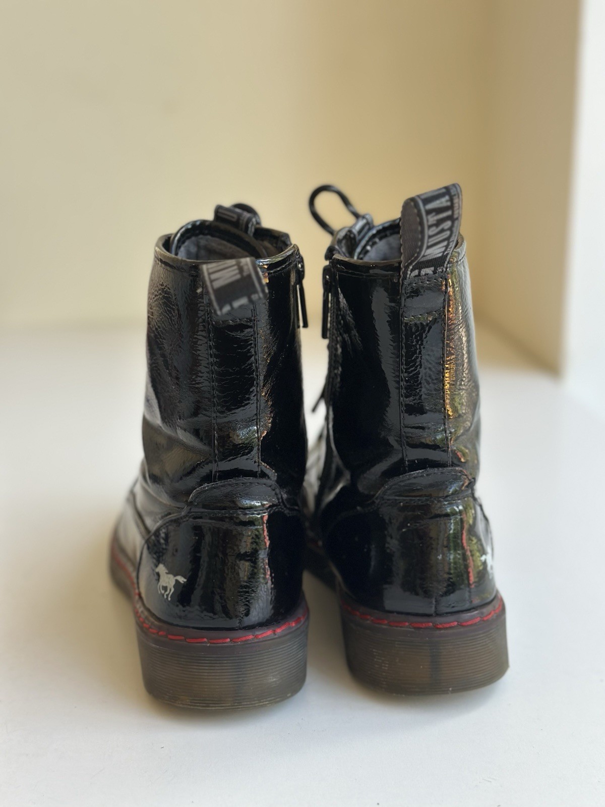 Mustang Black Patent Lace-Up Boots – Soft Lined – Size 40 (26 cm Insole)